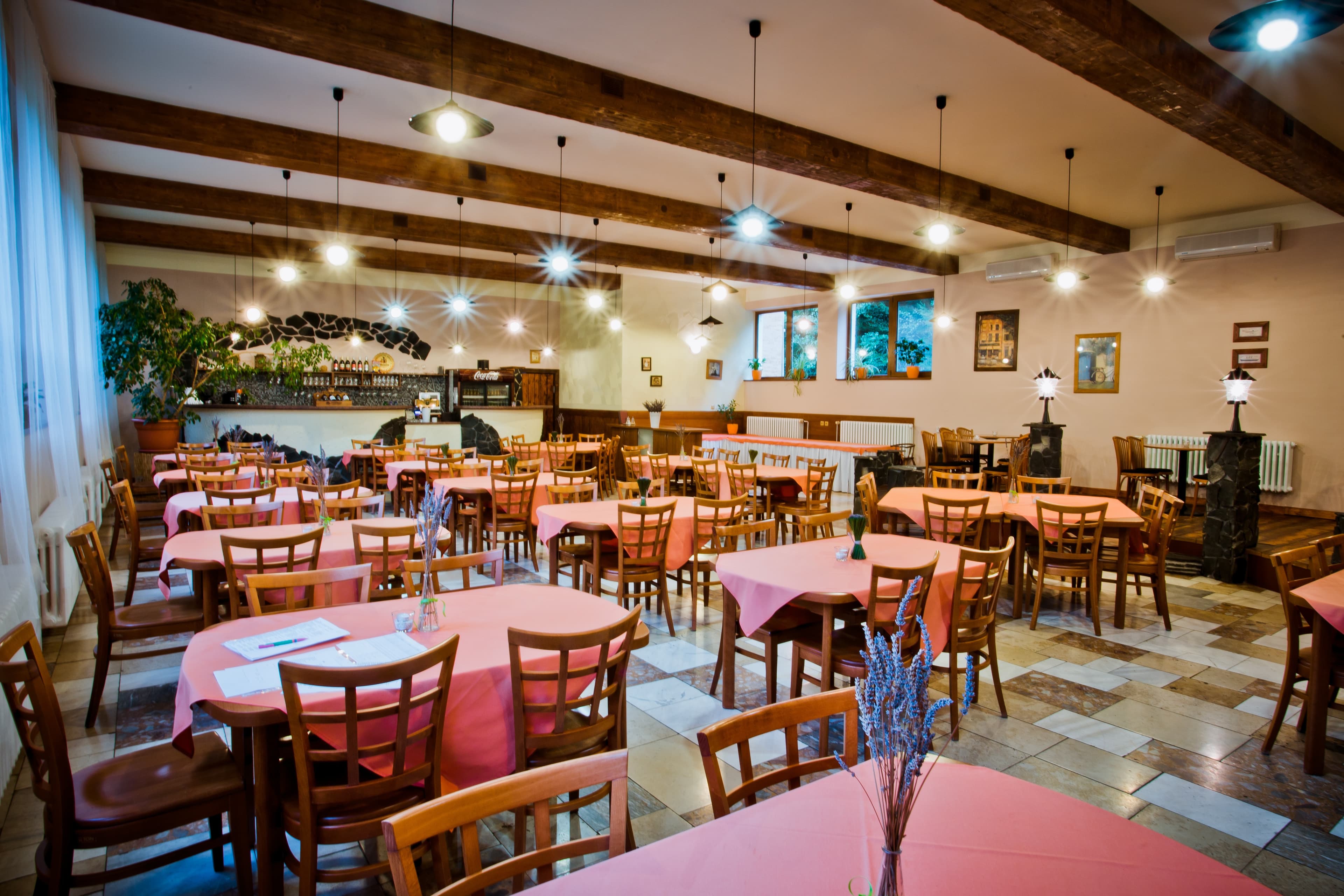 Restaurant Ambience 1